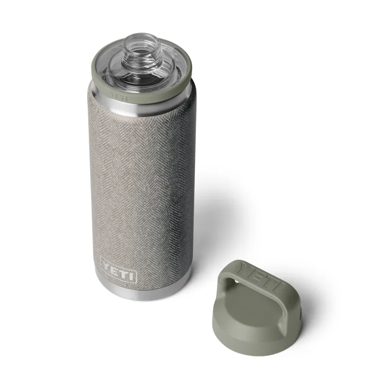 Yeti 26oz Chug Bottle in Riverhead Green-1