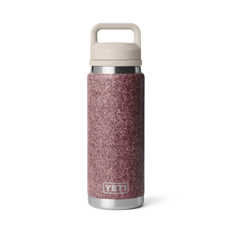 Yeti 26oz Chug Bottle in Riverhead Red